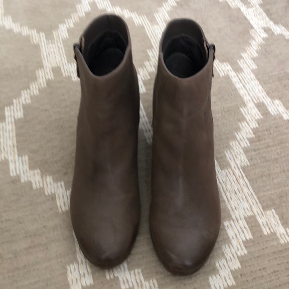 WRN 1x Taupe side zip booties, 2 in heels; size 10 - Picture 2 of 5